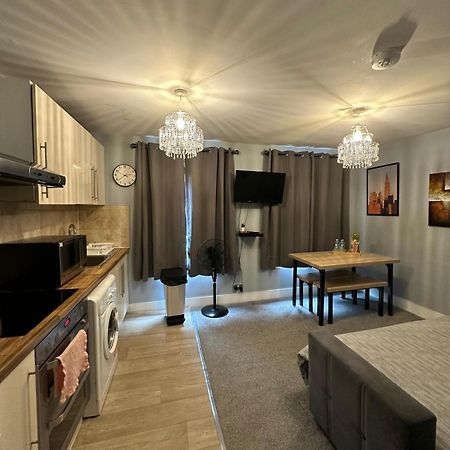 Cosy 2 Bedrooms Apartment London Bagian luar foto