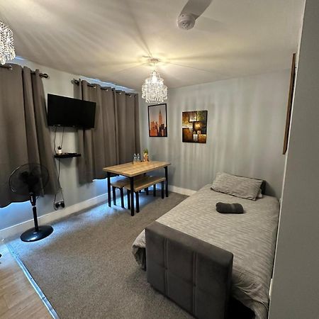 Cosy 2 Bedrooms Apartment London Bagian luar foto