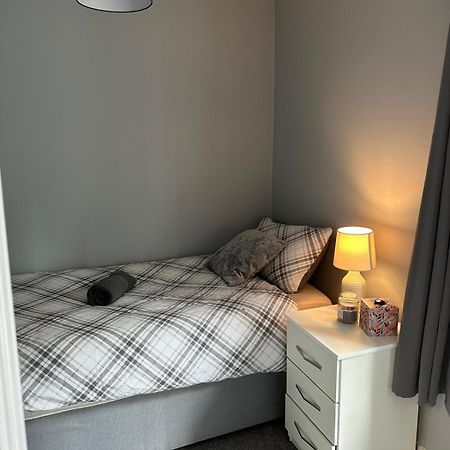 Cosy 2 Bedrooms Apartment London Bagian luar foto