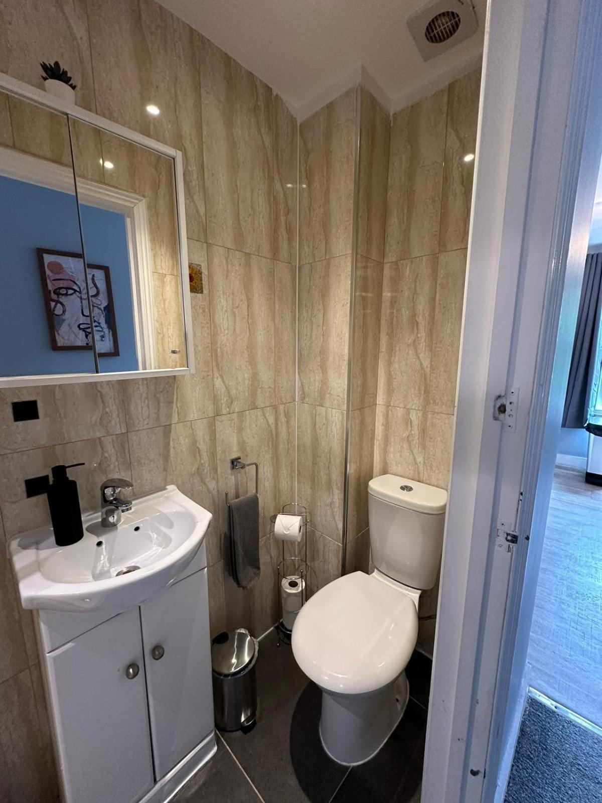 Cosy 2 Bedrooms Apartment London Bagian luar foto