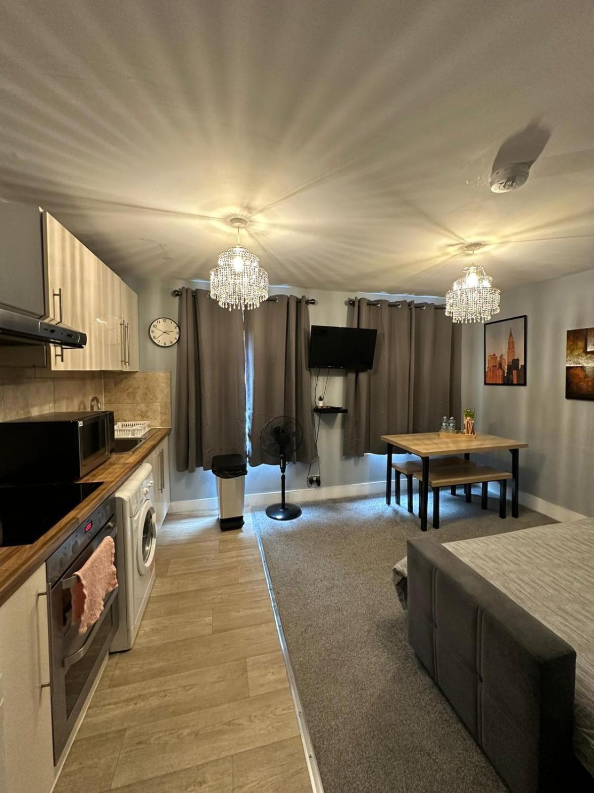 Cosy 2 Bedrooms Apartment London Bagian luar foto