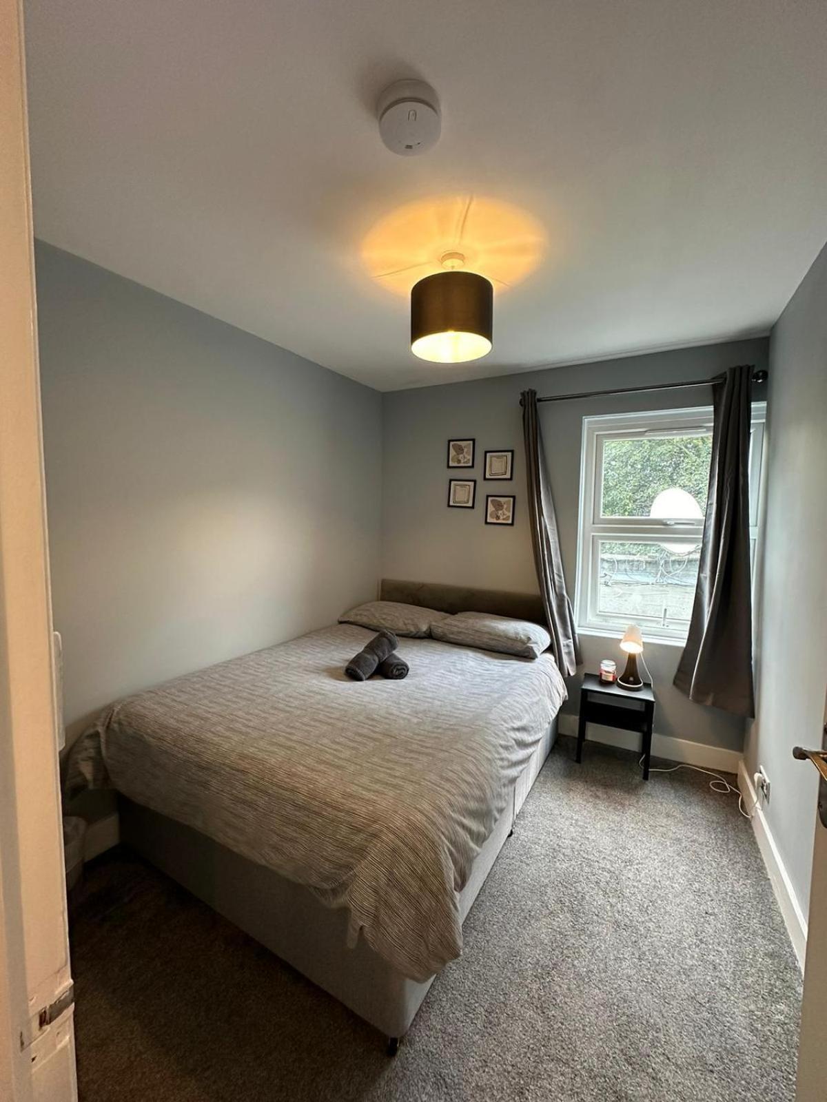 Cosy 2 Bedrooms Apartment London Bagian luar foto