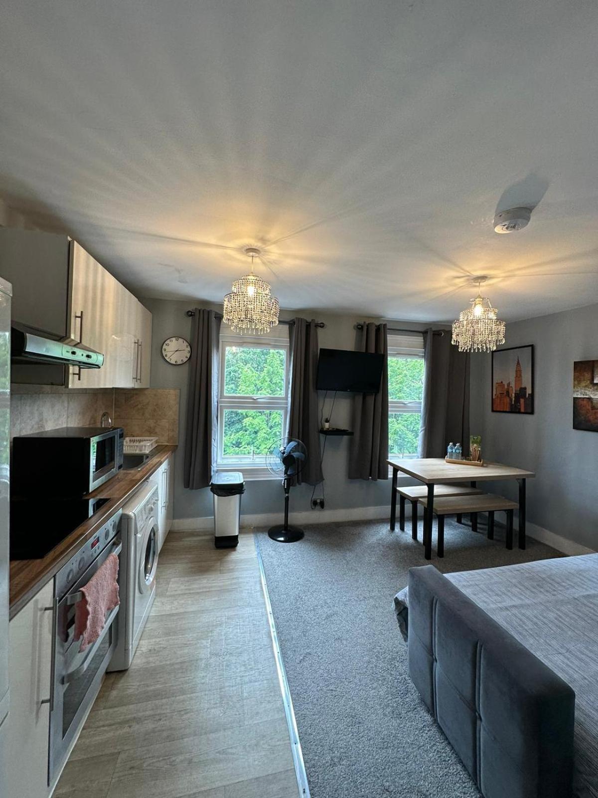 Cosy 2 Bedrooms Apartment London Bagian luar foto